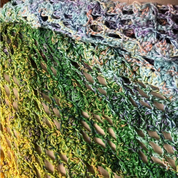 🌈Knitted Shawl beautiful Crochet Pastel rainbow gradient Ombre pretty scarf - Picture 7 of 9